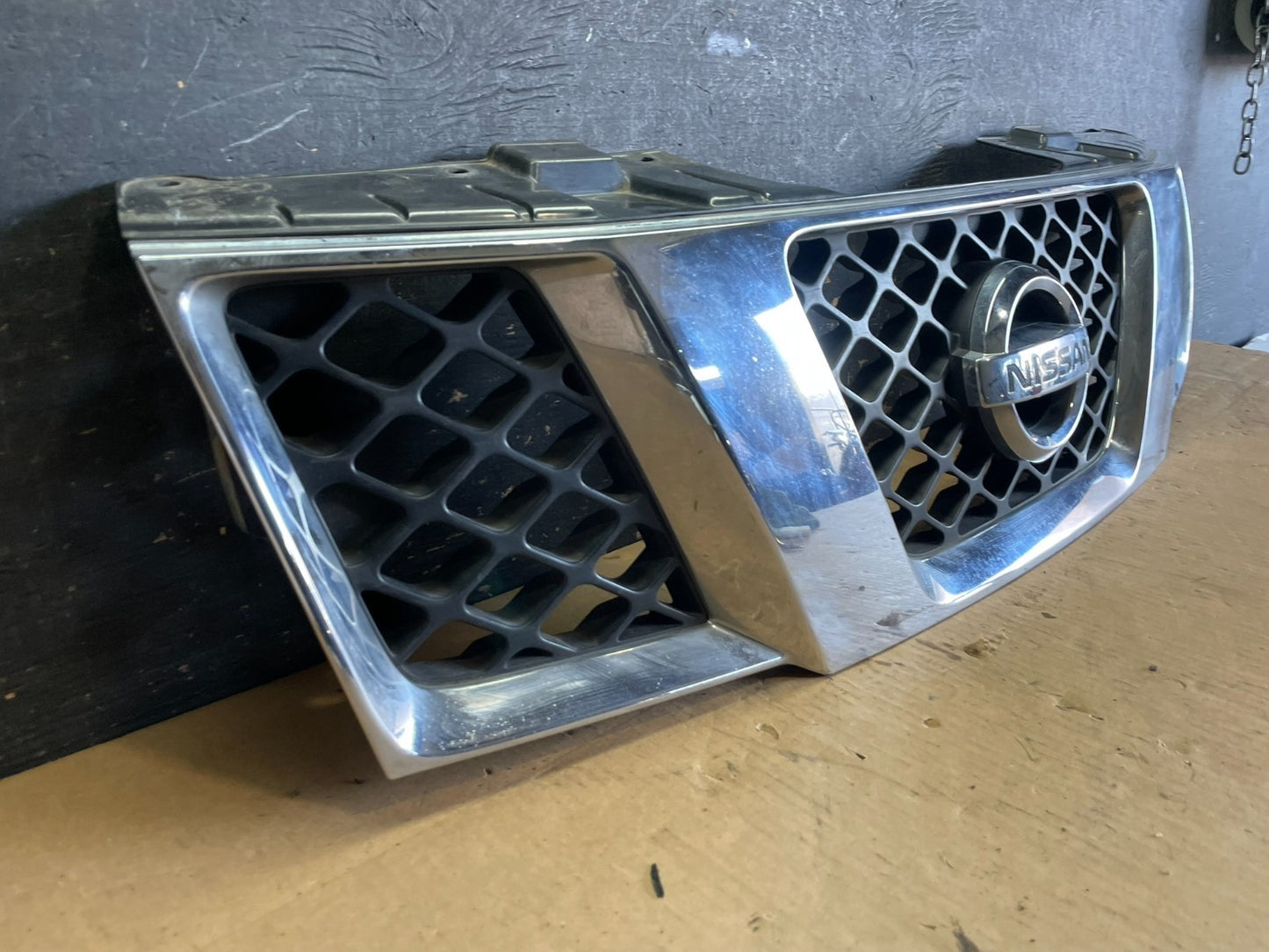2005 2006 2007 Nissan Pathfinder Chrome Front Upper Grill Grille OEM AA2305 DG1