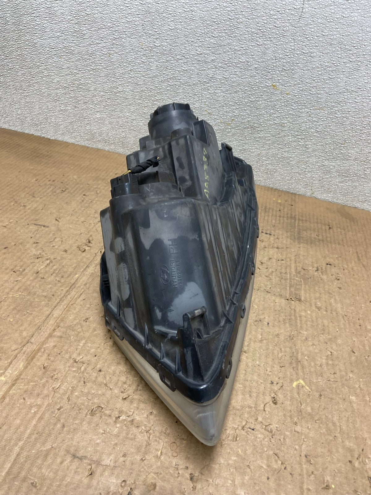 2009 to 2010 Hyundai Sonata Right Passenger RH Side Headlight Halogen AA8339 DW8