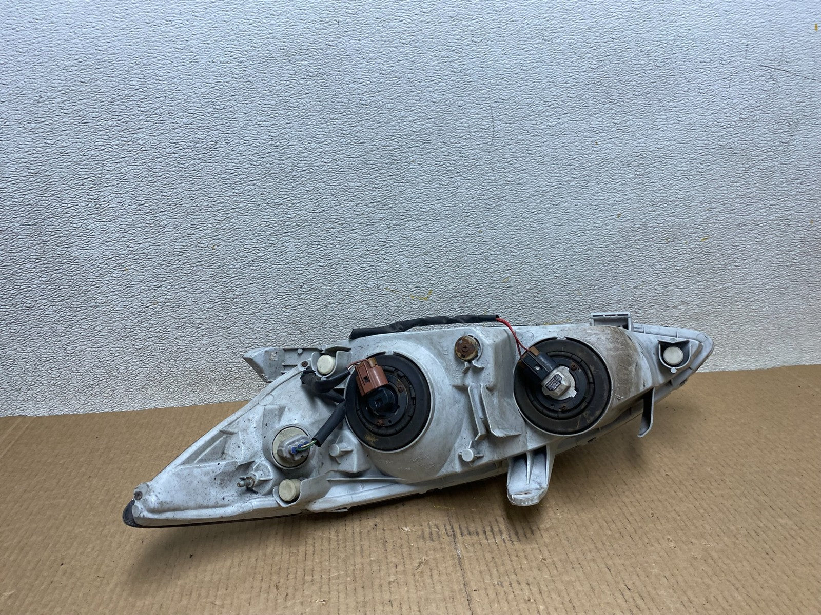 2002 to 2004 Toyota Camry Halogen Headlight Right Passenger Rh W3836 DW9