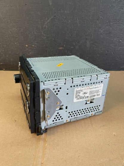 2008 - 2009 Ford Taurus X AM FM Radio MP3 6 Disc CD Player Auxiliary ad5936 DG3