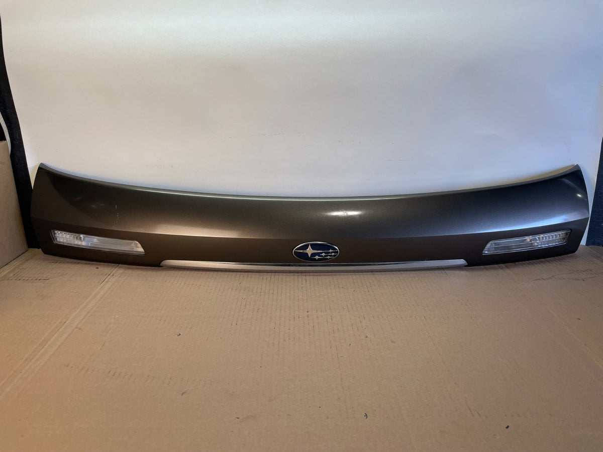 2005-2009 Subaru Legacy Outback Tail Lift Gate Trunk Finish Molding AH0470 DG0