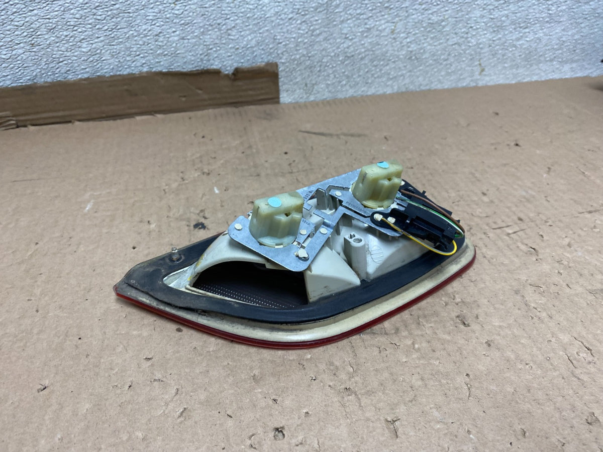 1998-2003 Mercedes Benz CLK Inner Left Driver LH Side Tail Light Lamp U8609 DW4