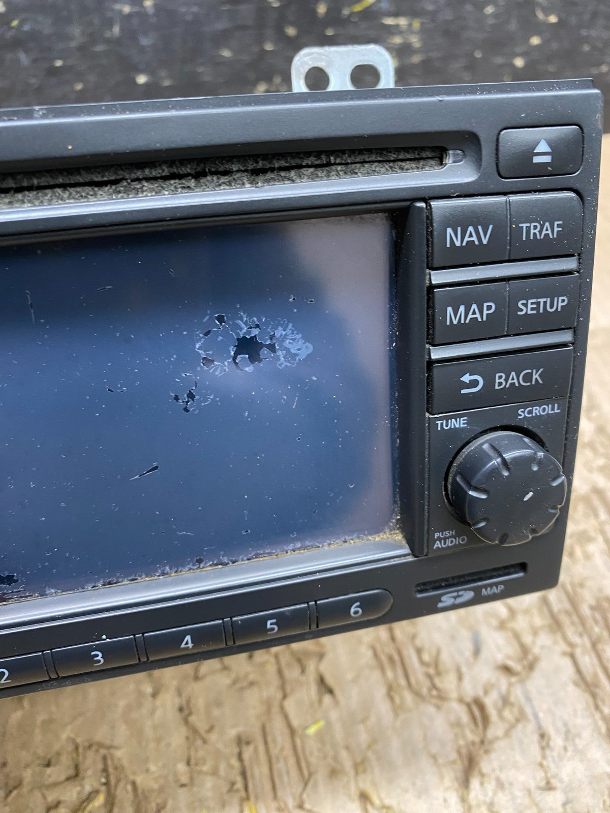 2011 to 2012 Nissan Rogue AM FM XM Radio CD Player Screen Receiver V7517 DG2