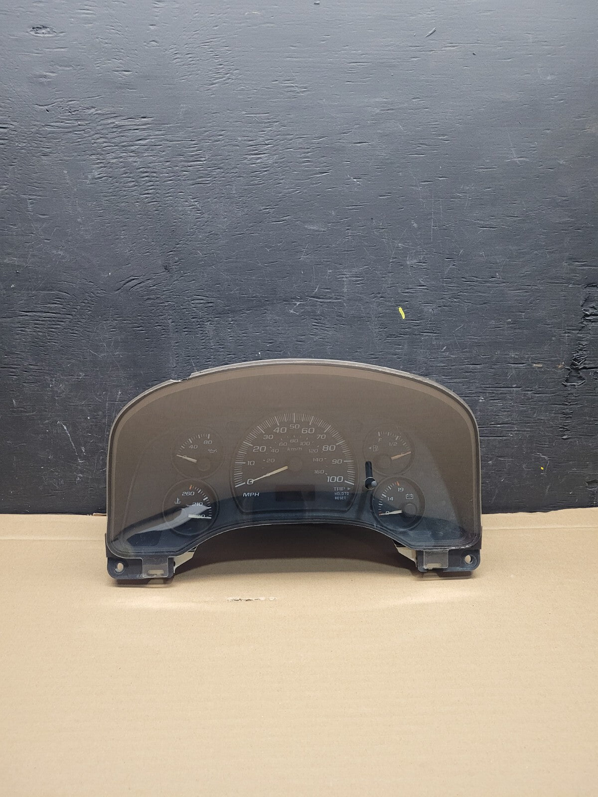 2004 to 2007 Chevrolet Express Speedometer Cluster Gauge L2148 DG0