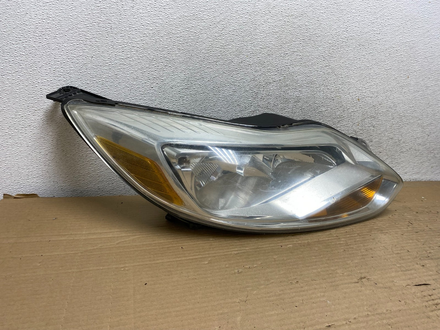 2012 2013 2014 Ford Focus Right Passenger Rh Side Headlight AG9124 DW1