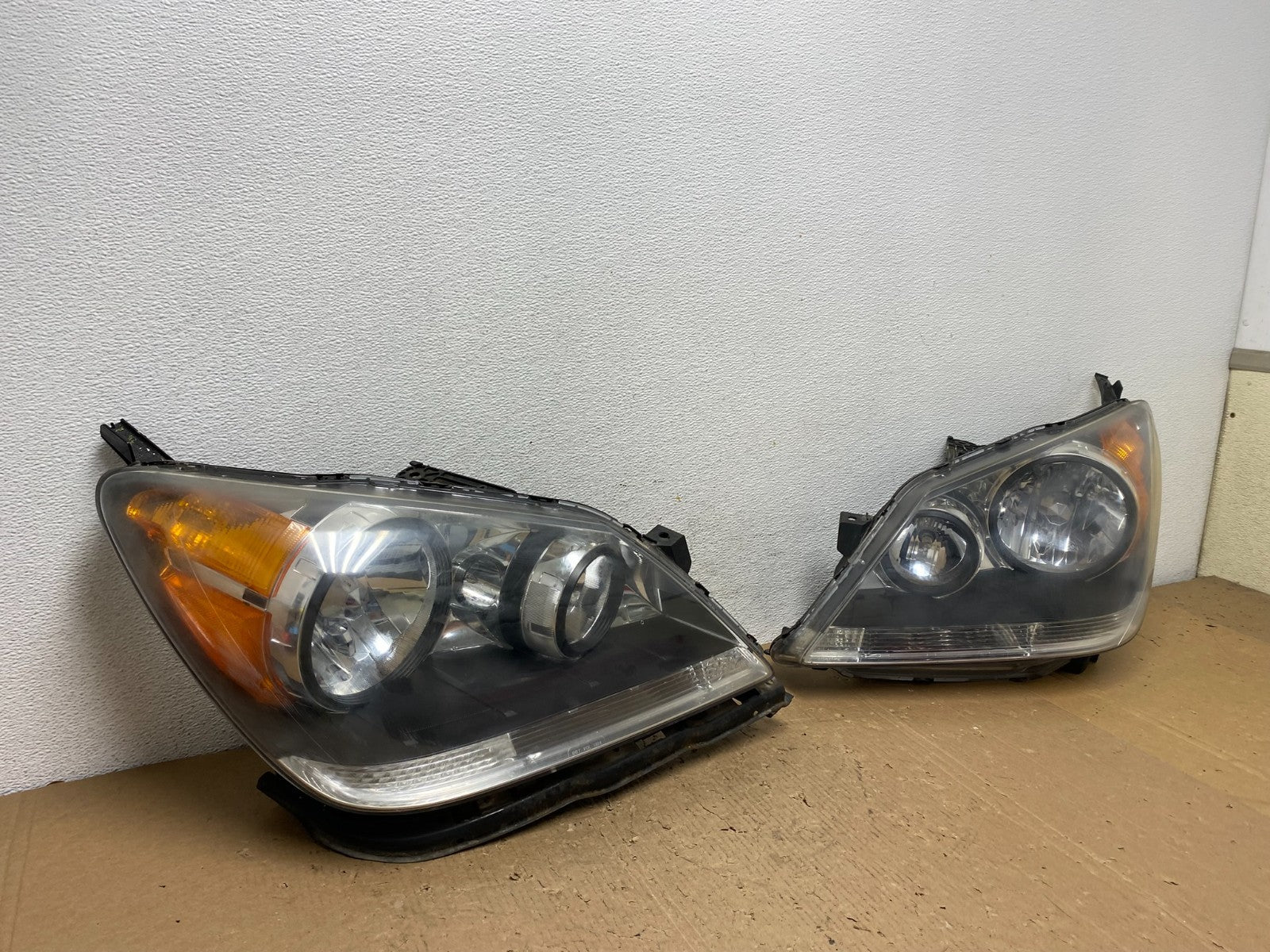2008 2009 2010 Honda Odyssey Left+Right Set Halogen Headlights AD8839 DW2