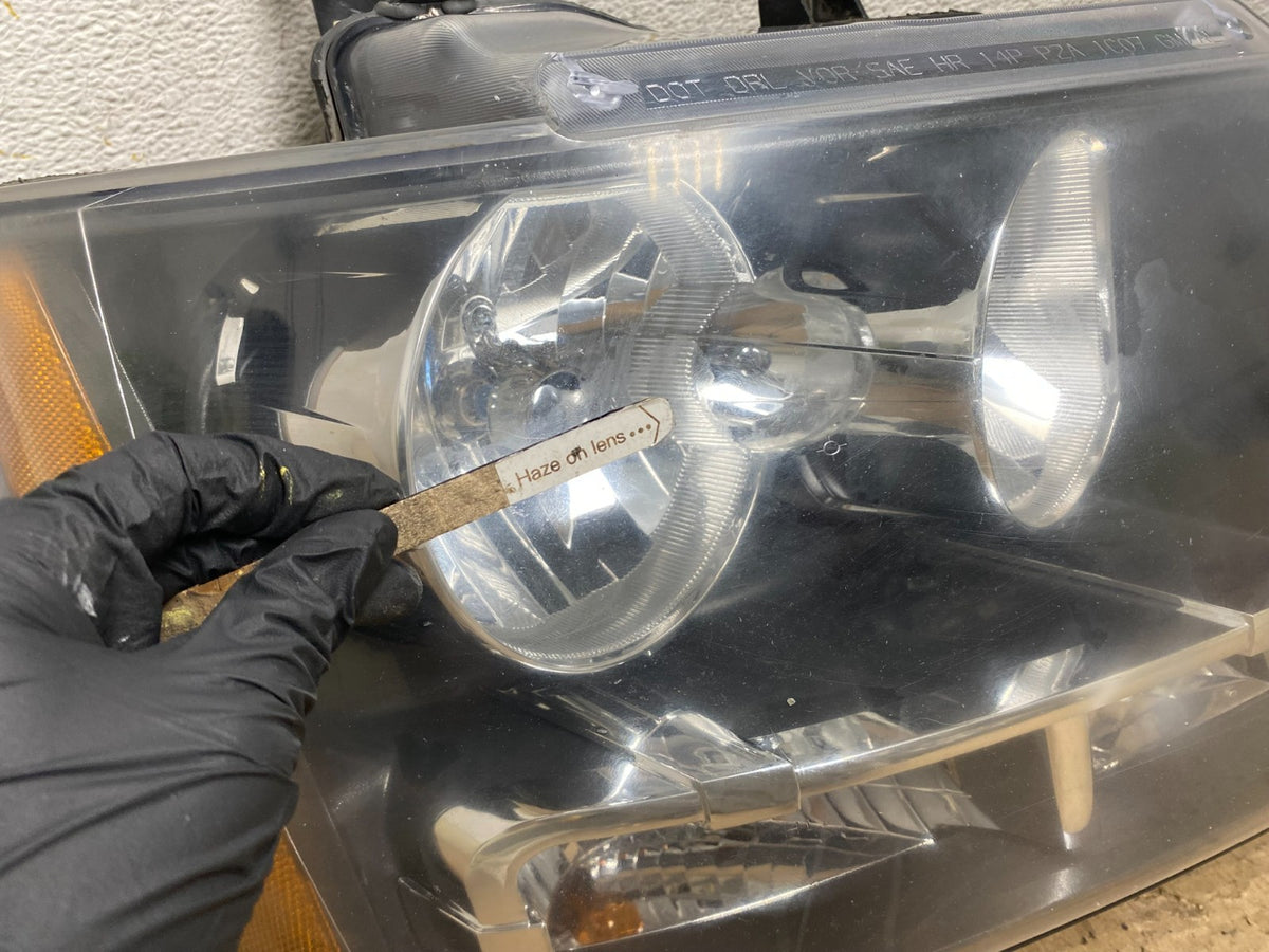 2007 to 2013 Chevrolet Suburban Tahoe Left+Right Set Headlights AH9230 DW5