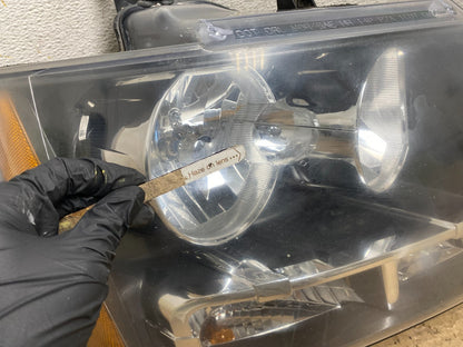 2007 to 2013 Chevrolet Suburban Tahoe Left+Right Set Headlights AH9230 DW5