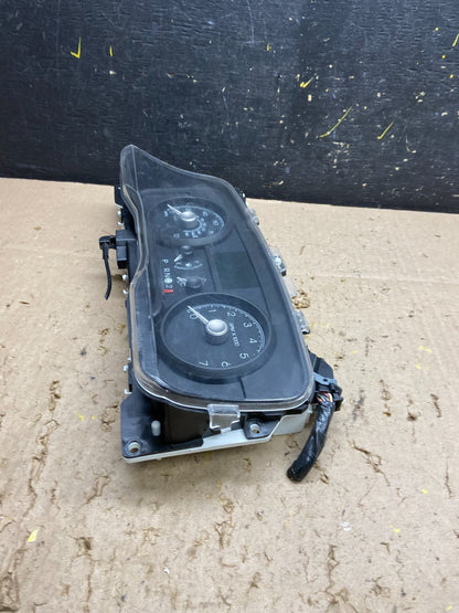 2009 to 2010 Lincoln Town Car Speedometer Cluster Gauge U5658 DG3
