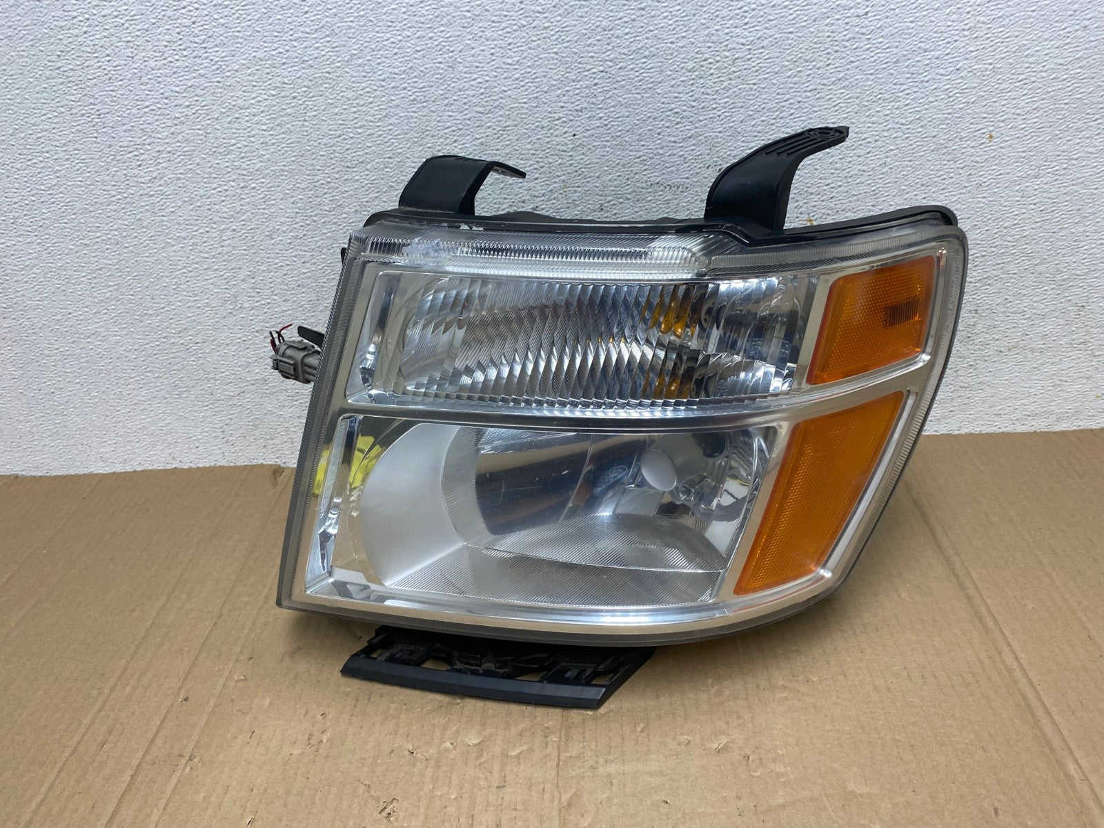 2012 to 2021 Nissan NV1500 NV2500 NV3500 Left Driver Headlight AE8943 LK0