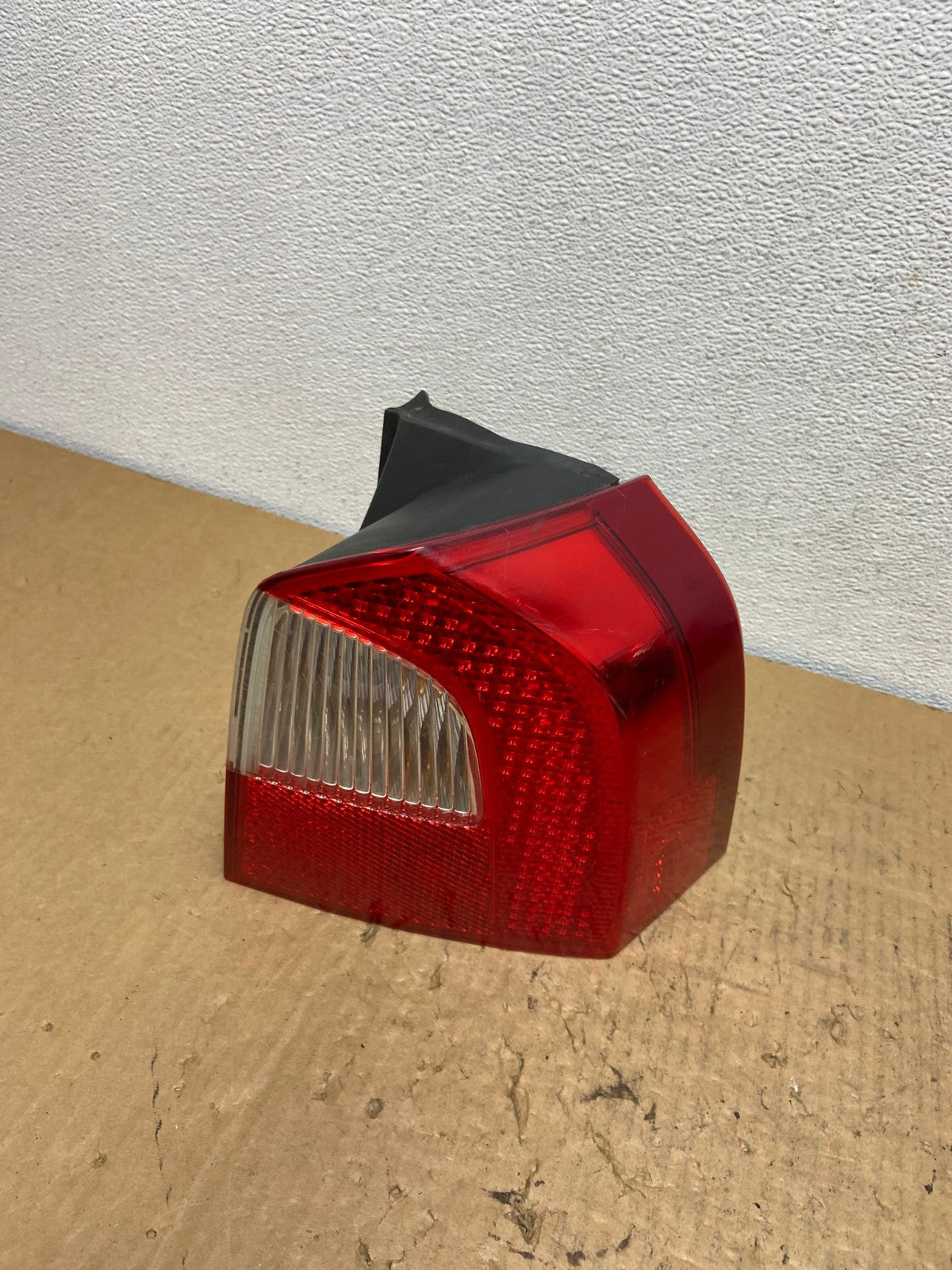 2008 to 2013 Volvo XC70 V70 Right Passenger RH Tail Light Lower AC8219 LK0
