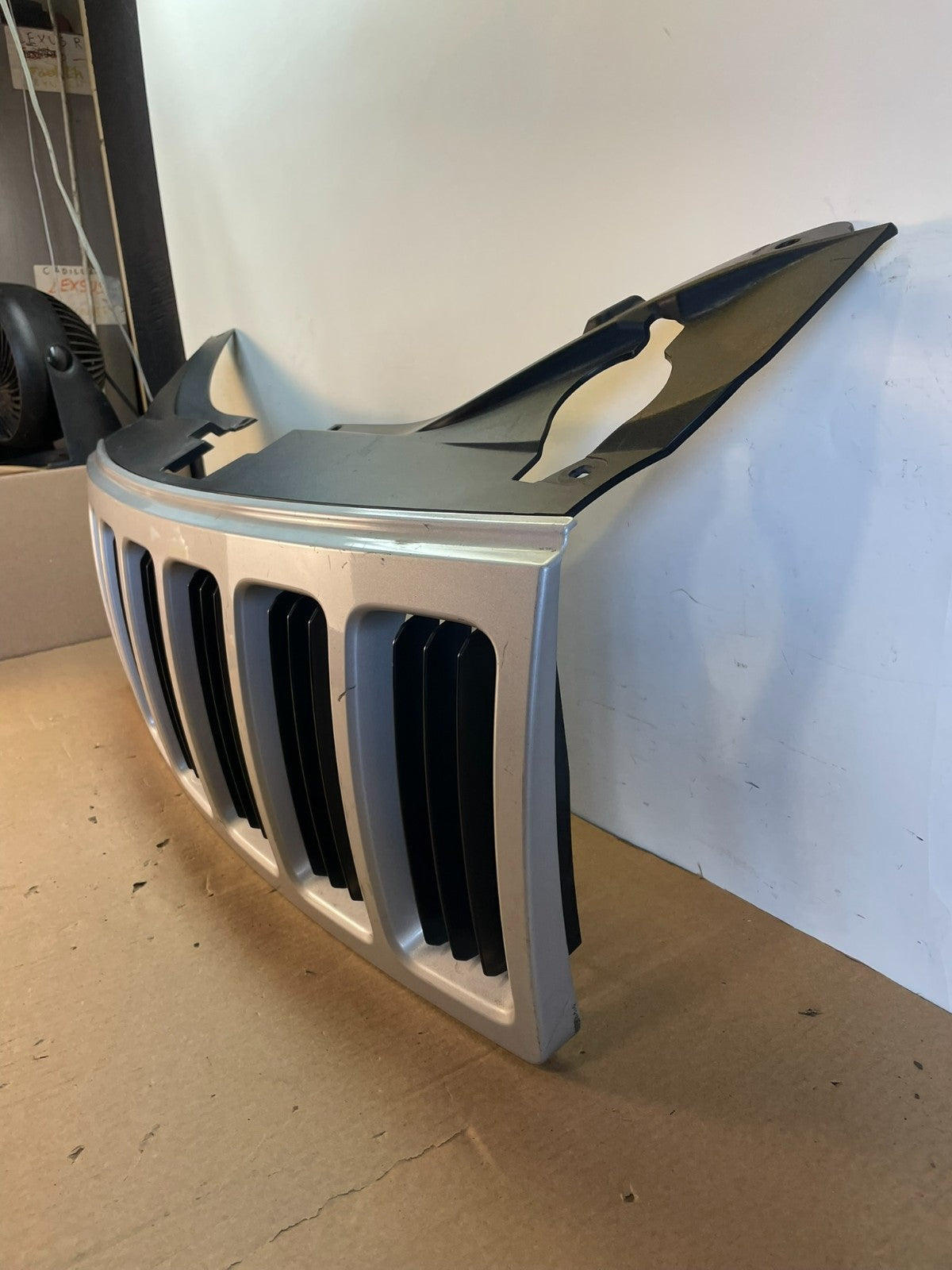 2008 2009 2010 Jeep Grand Cherokee Front Upper Grill Grille ah0405 DG1