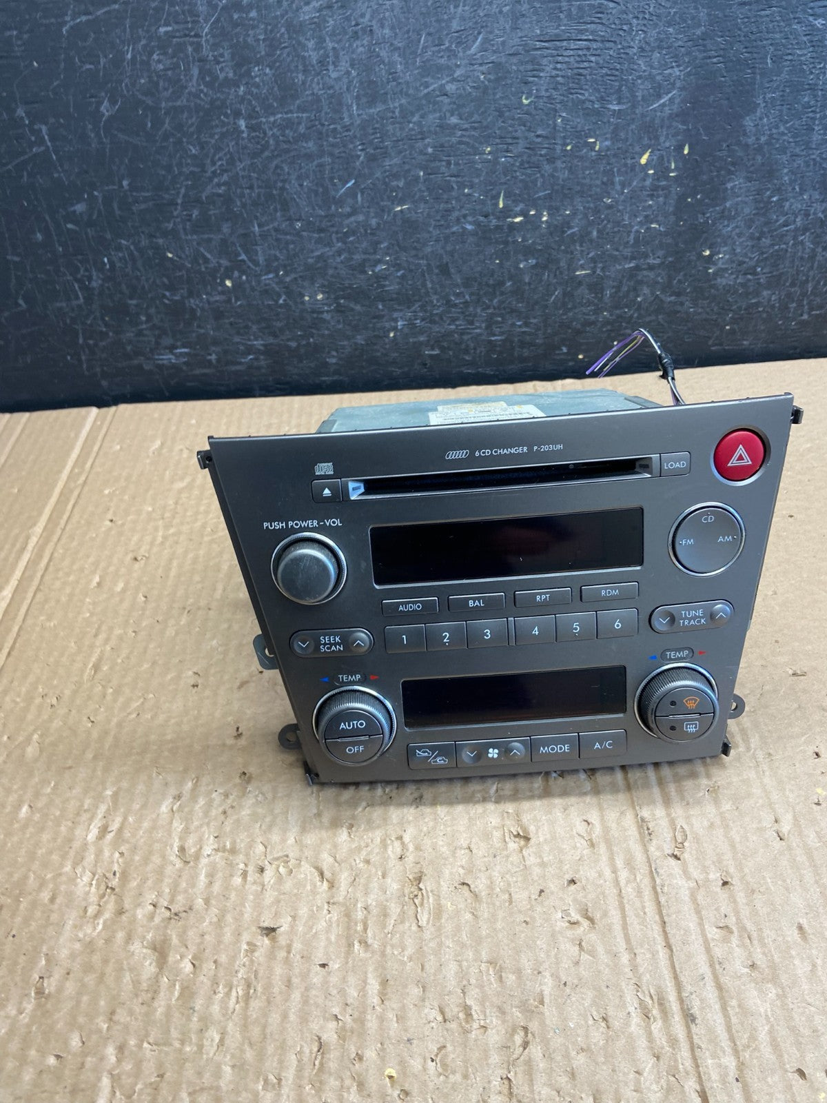 2005 to 2009 Subaru Legacy AM FM CD Radio Climate Control Player AF6396 DG0