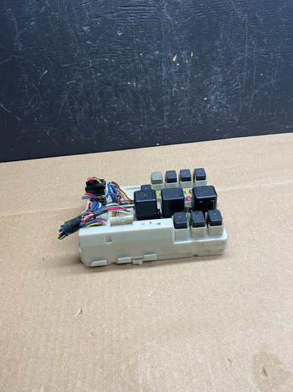 2004 to 2006 Nissan Quest Fuse Box Relay Control Module Unit 284B7CK020 AC61354