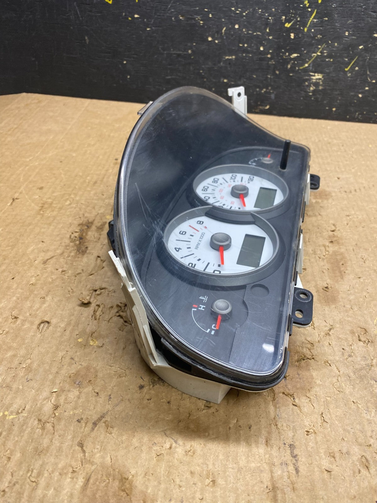 2005 - 2007 Ford  Escape Speedometer Cluster Gauge Oem z7132 DG1