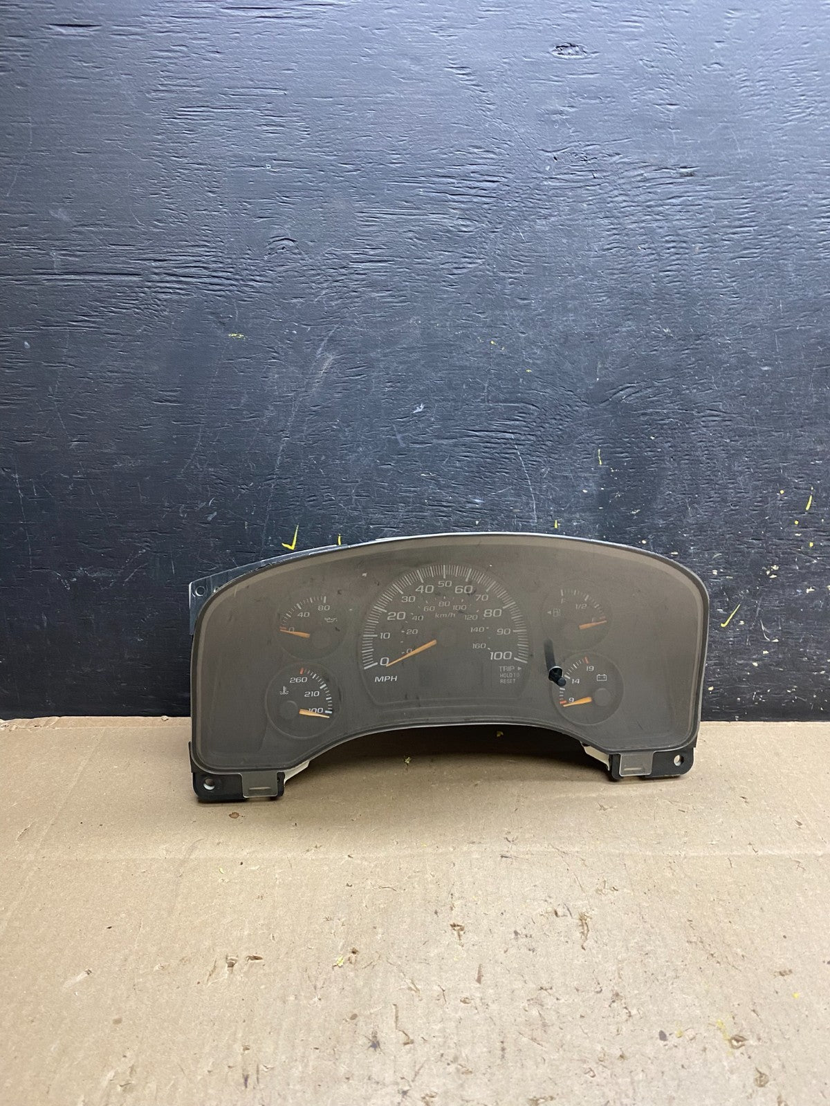 2004 to 2007 Chevrolet Express Speedometer Cluster Gauge u4843 DG0
