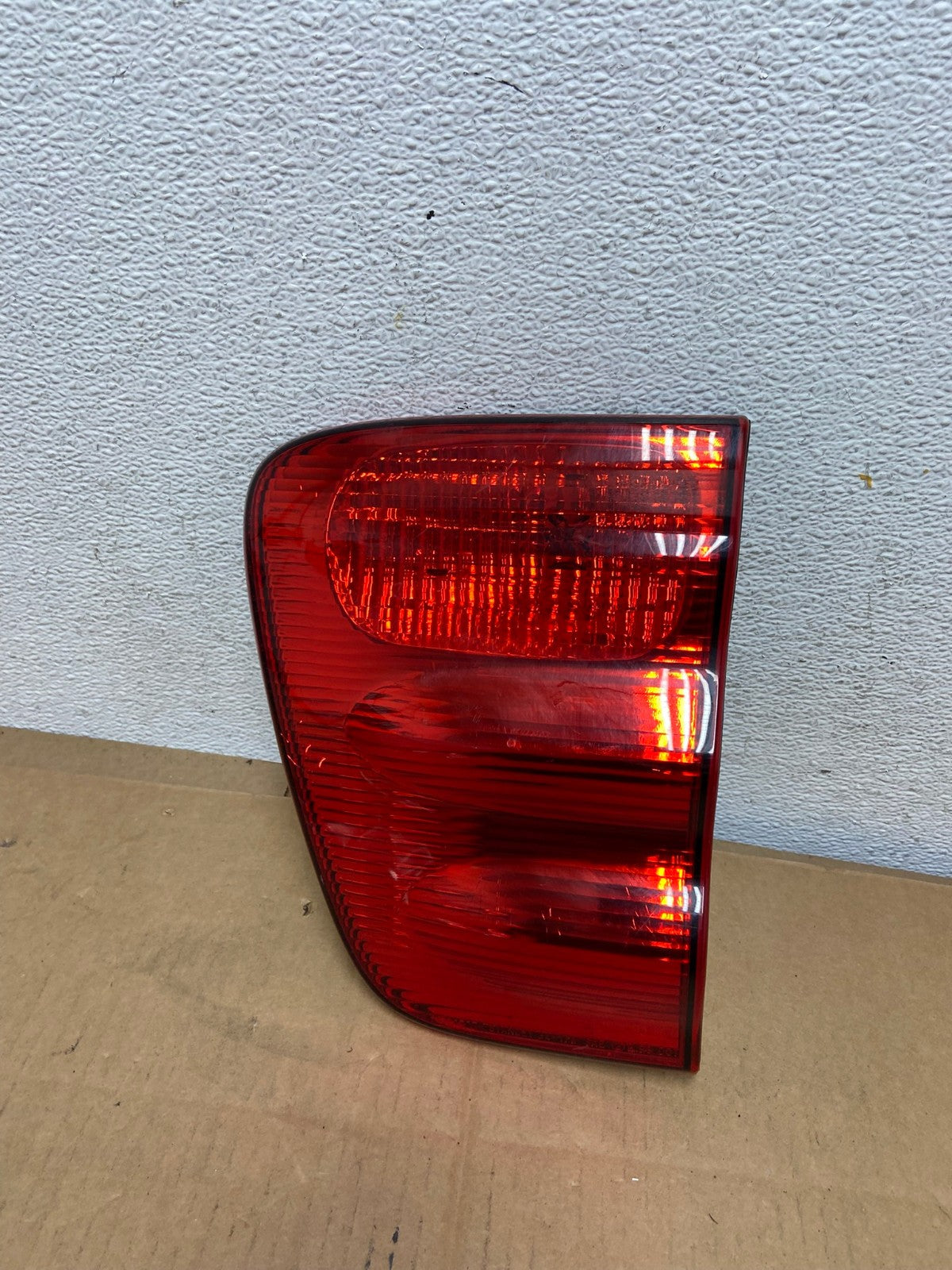 2001- 2004 Toyota Sequoia Right Passenger RH Side Tail light Inner AD0756 LK0