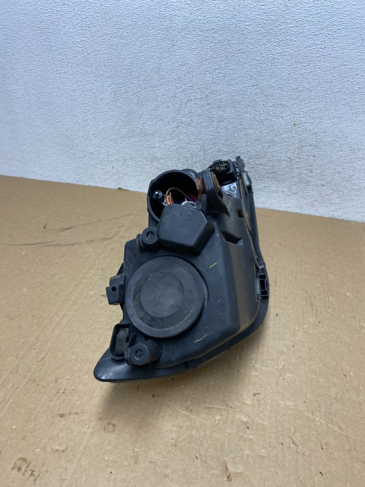 2009 to 2011 Volkswagen Tiguan Left Driver LH Halogen Headlight AG0487 DW8