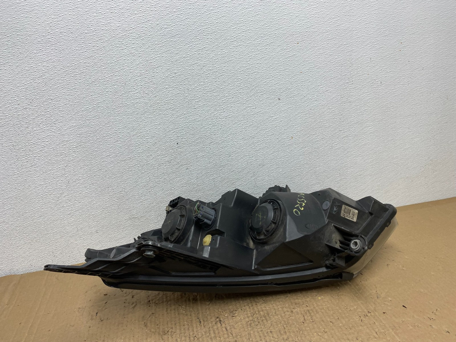 2013-2017 Chevrolet Traverse Right Passenger Side Halogen Headlight AC5520 DW6