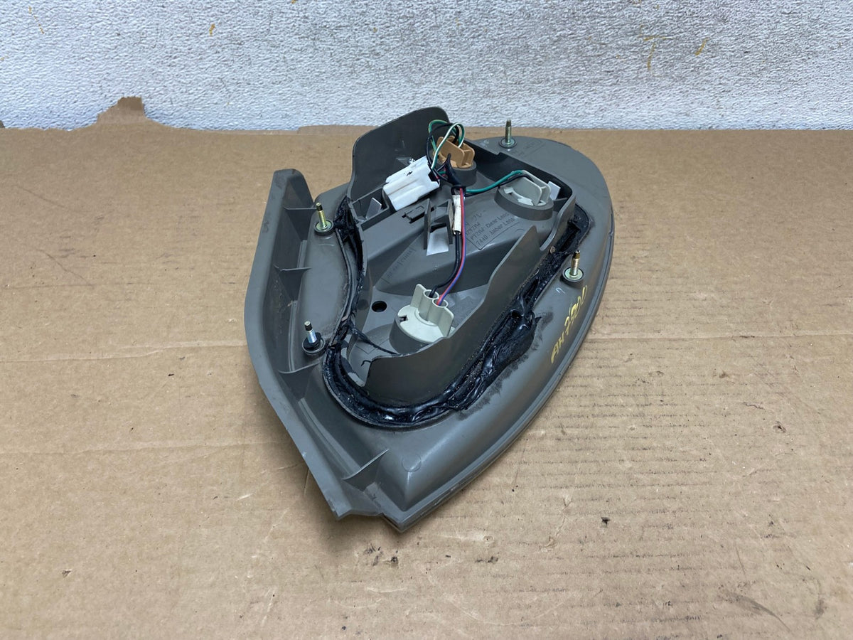 2002 2003 Nissan Maxima Left Driver Lh Side Tail Light AH7900 LK4