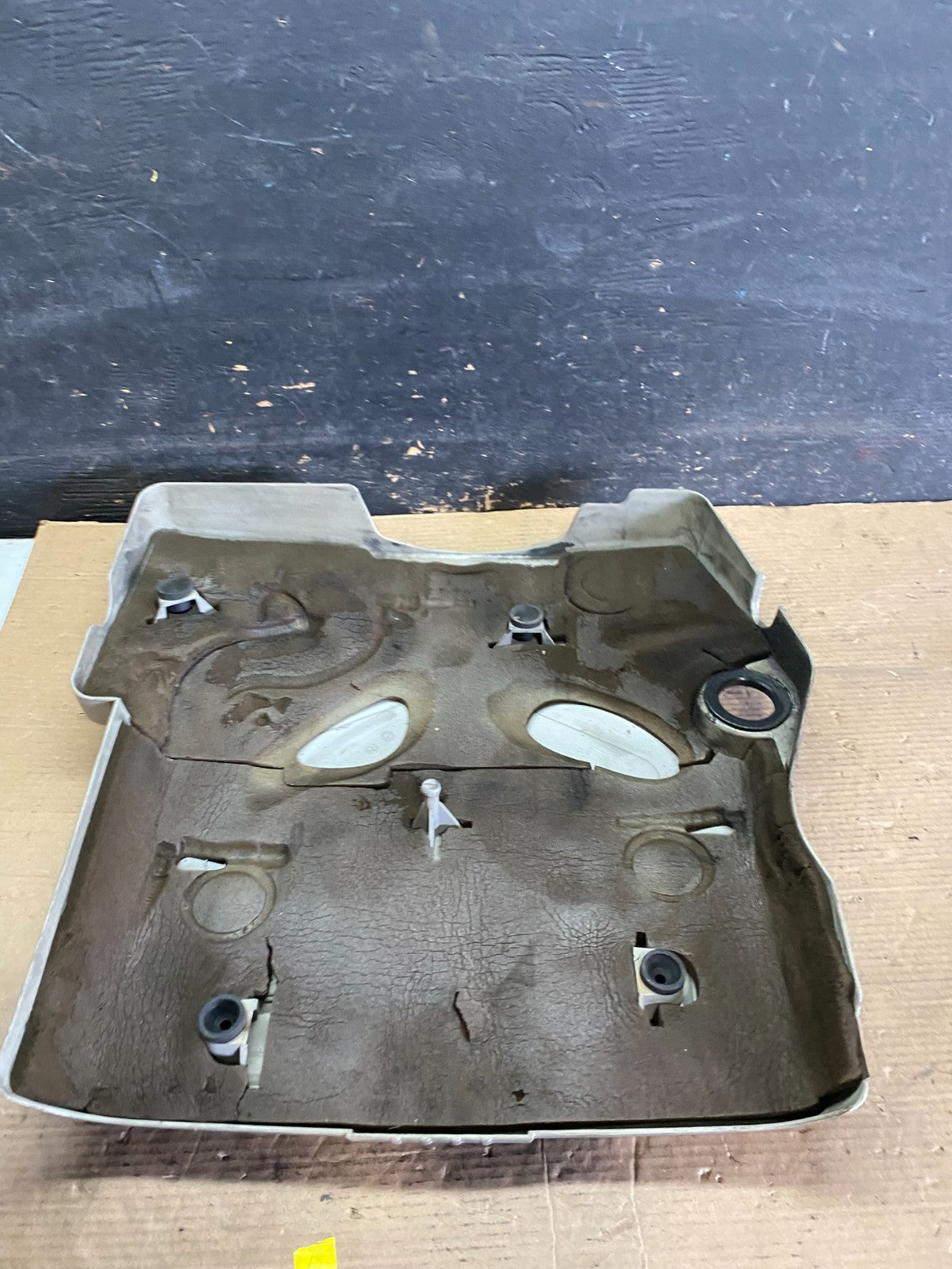 2004 to 2007  Cadillac CTS 3.6L Plastic Engine Cover Shield OEM R5099 DG4