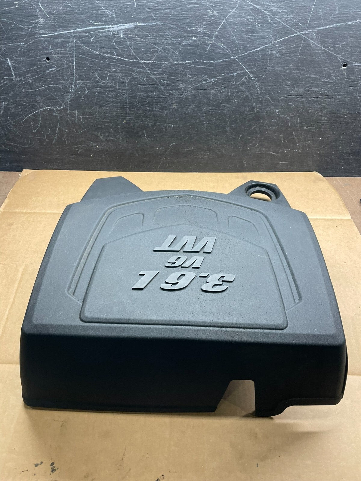 2008 to 2009 Saturn Vue 3.6L Engine Motor Cover L3581 DG0