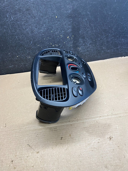 2004 2006 Toyota Tundra Climate Control Panel Radio Bezel AH3546 DG1