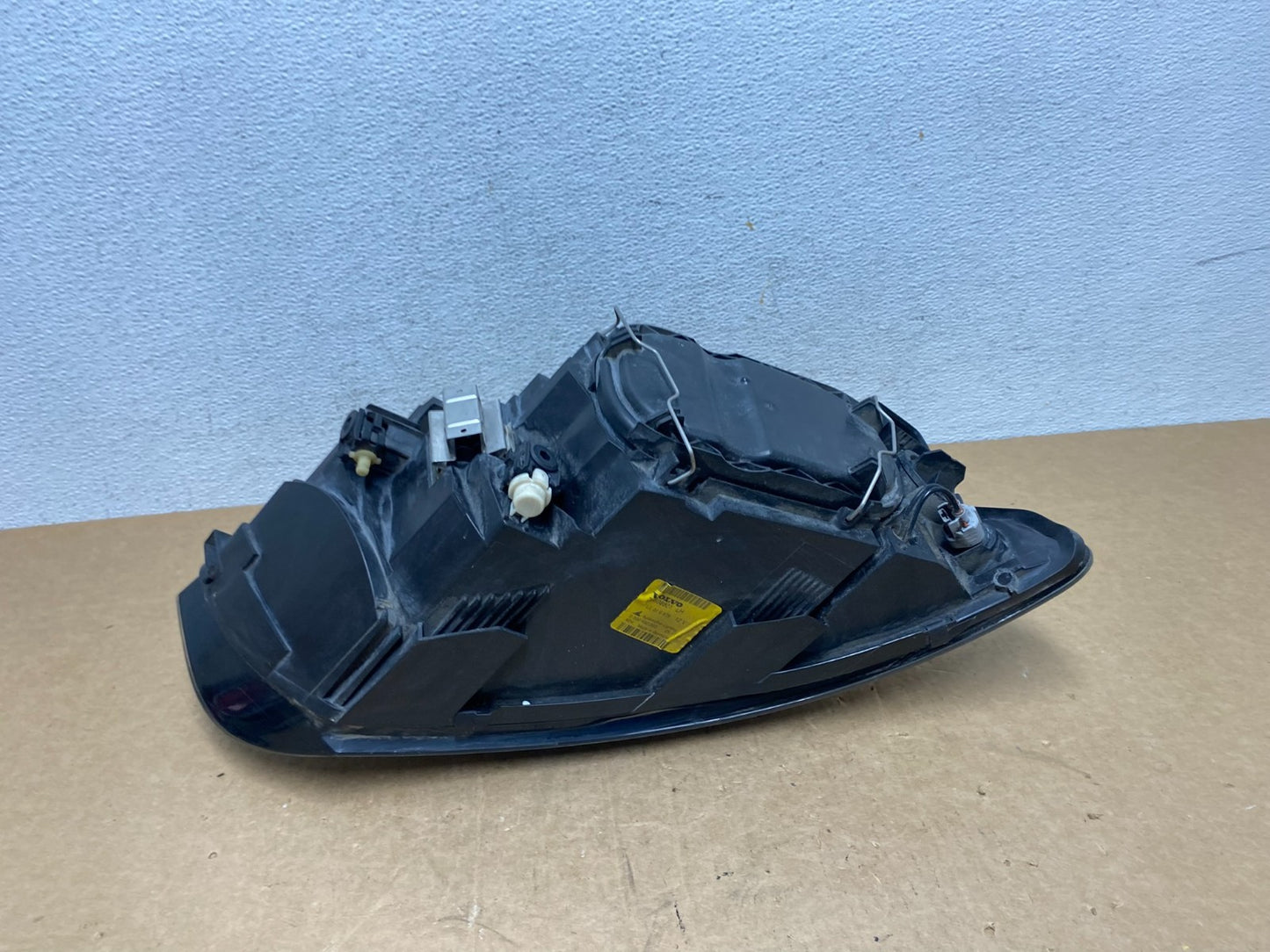 2004 to 2007 Volvo S40 Left Driver LH Side Headlight AD6133 DW6
