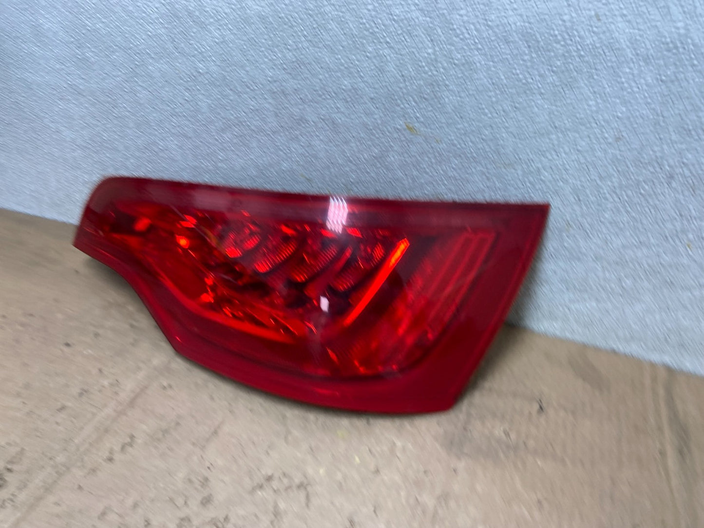 2010 - 2015 Audi Q7 Right Passenger Side Tail Light AA7022 LK1