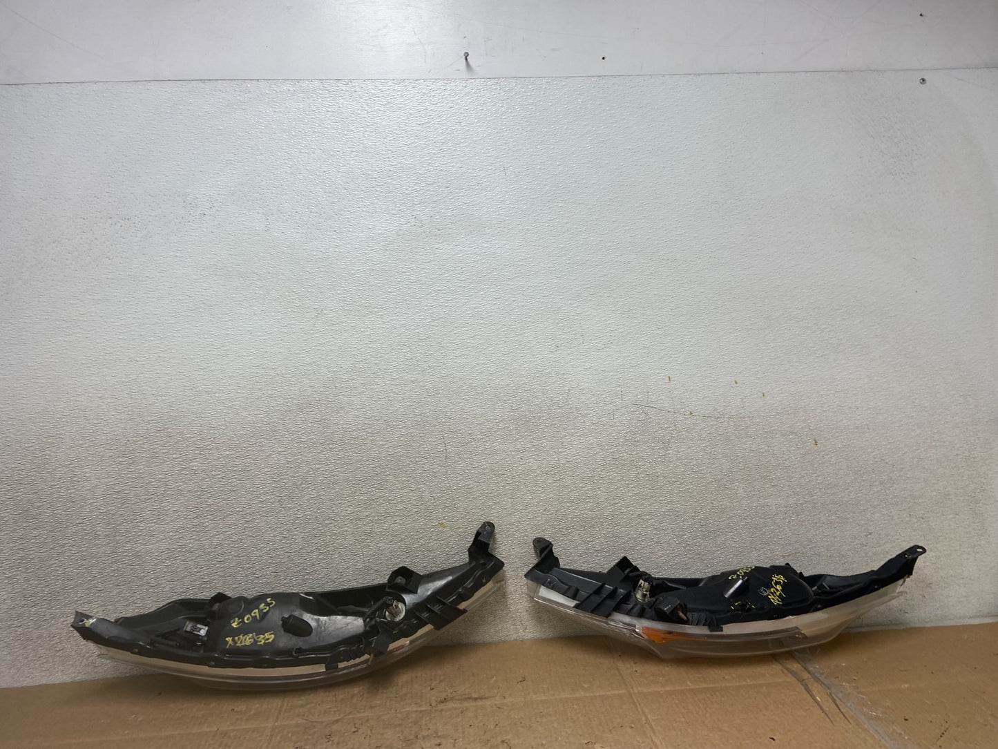 2011-2014 Nissan Juke Turn Signal Headlights Left+Right Halogen OEM Z0955 DW11