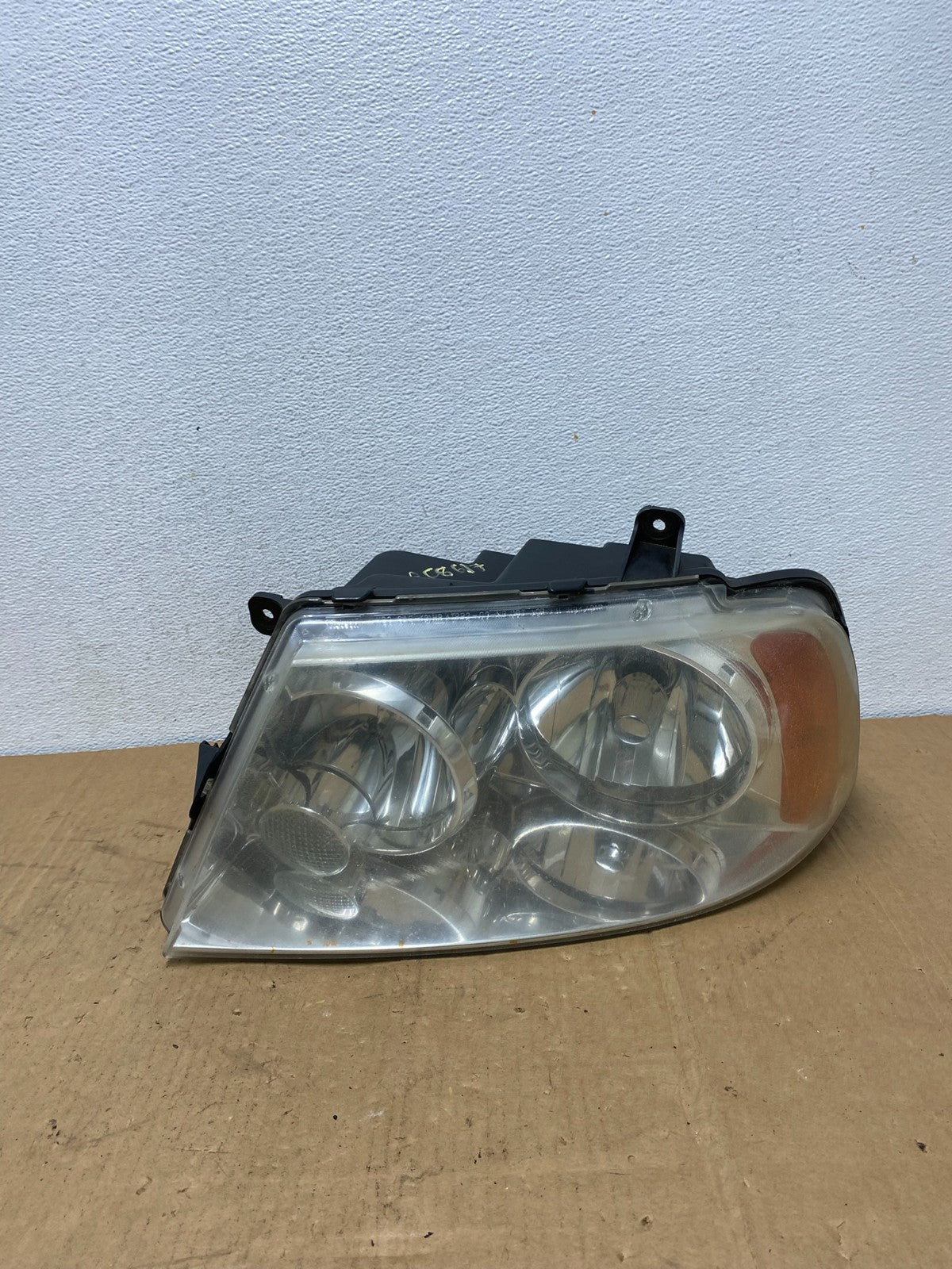 Xenon 2003-2006 Lincoln Navigator Left Driver Side Headlight AC8617 DW0