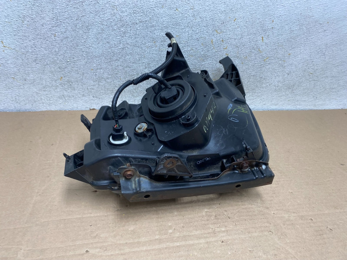 2003 to 2006 Honda Element Right Passenger Rh Side Headlight AH9424 DW5