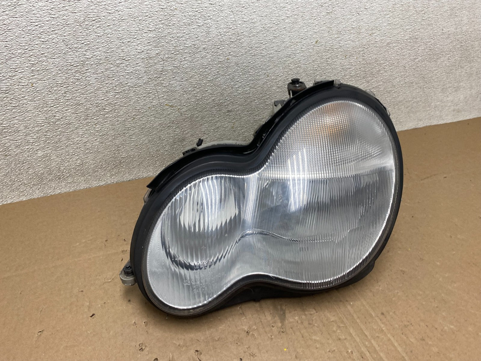2001-2004 Mercedes-Benz C Class Halogen Left Driver Headlight AD1178 DW0