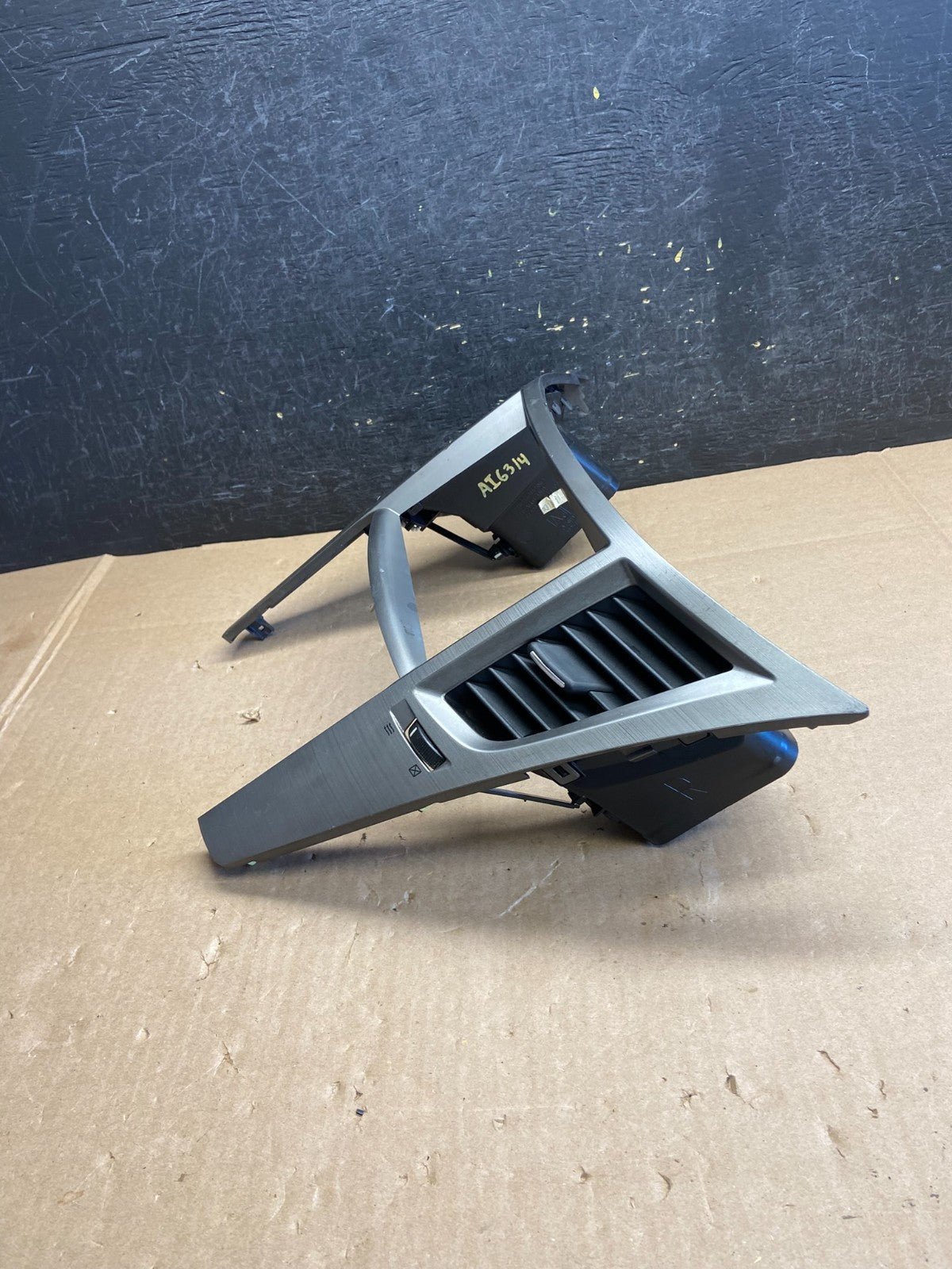 2010-2014 Subaru Legacy Outback Vent Radio Panel Trim Bezel AI6314 DW2