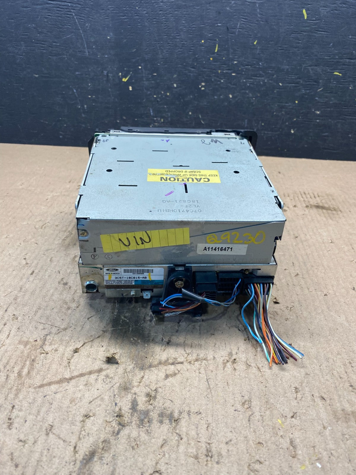 2003-2004 Lincoln Aviator Am Fm CD Player Radio Receiver OEM q9230 DG4