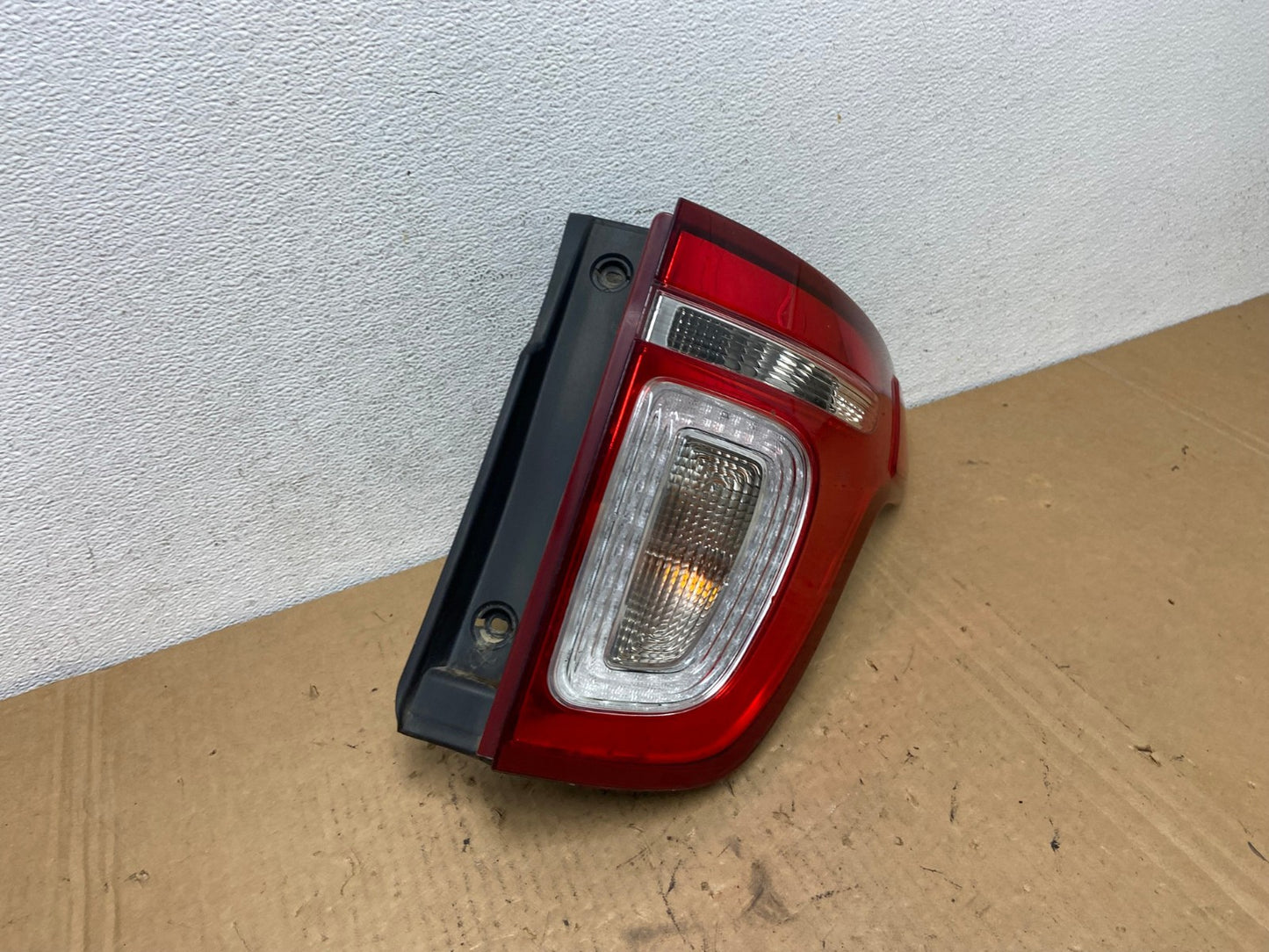 2011-2015 Ford Explorer Police Package Right Passenger Side Tail light AD3202 LK2