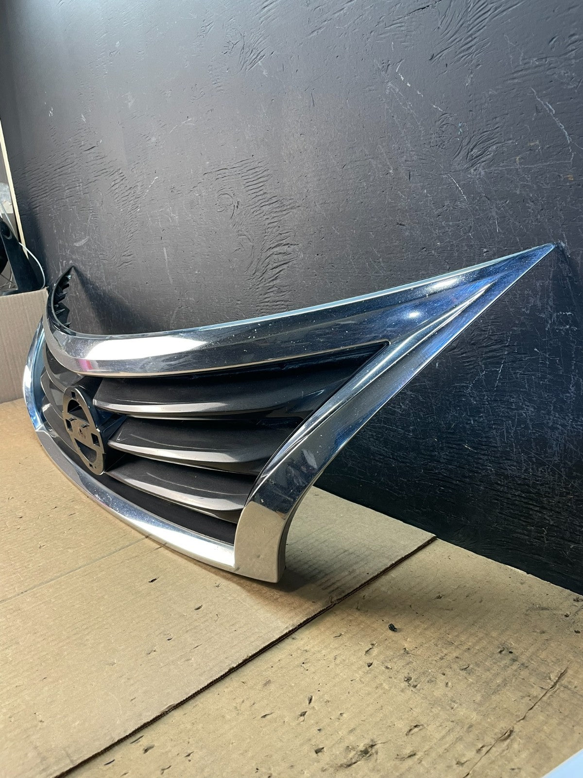 2013 to 2015 Nissan Altima Front Upper Grill Grille Sedan AD0442 DG1