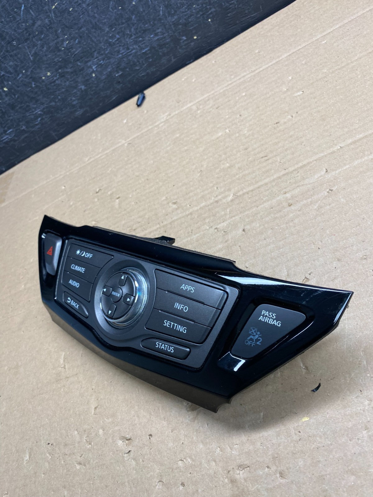 2013 to 2018 Nissan Pathfinder Radio Audio Climate Control AG5211 DG3