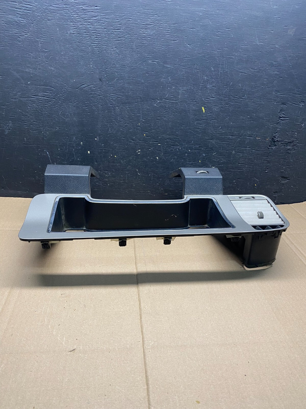 2007 to 2014  Lincoln Navigator Speedometer Dash Trim Bezel w Air Vent L6891 DG3