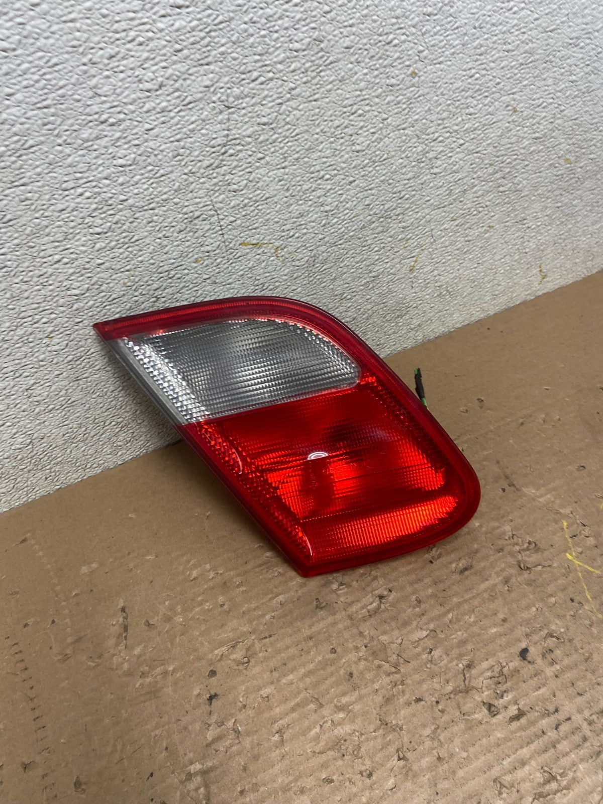 1998-2003 Mercedes Benz CLK Inner Left Driver LH Side Tail Light Lamp R0955 DW2