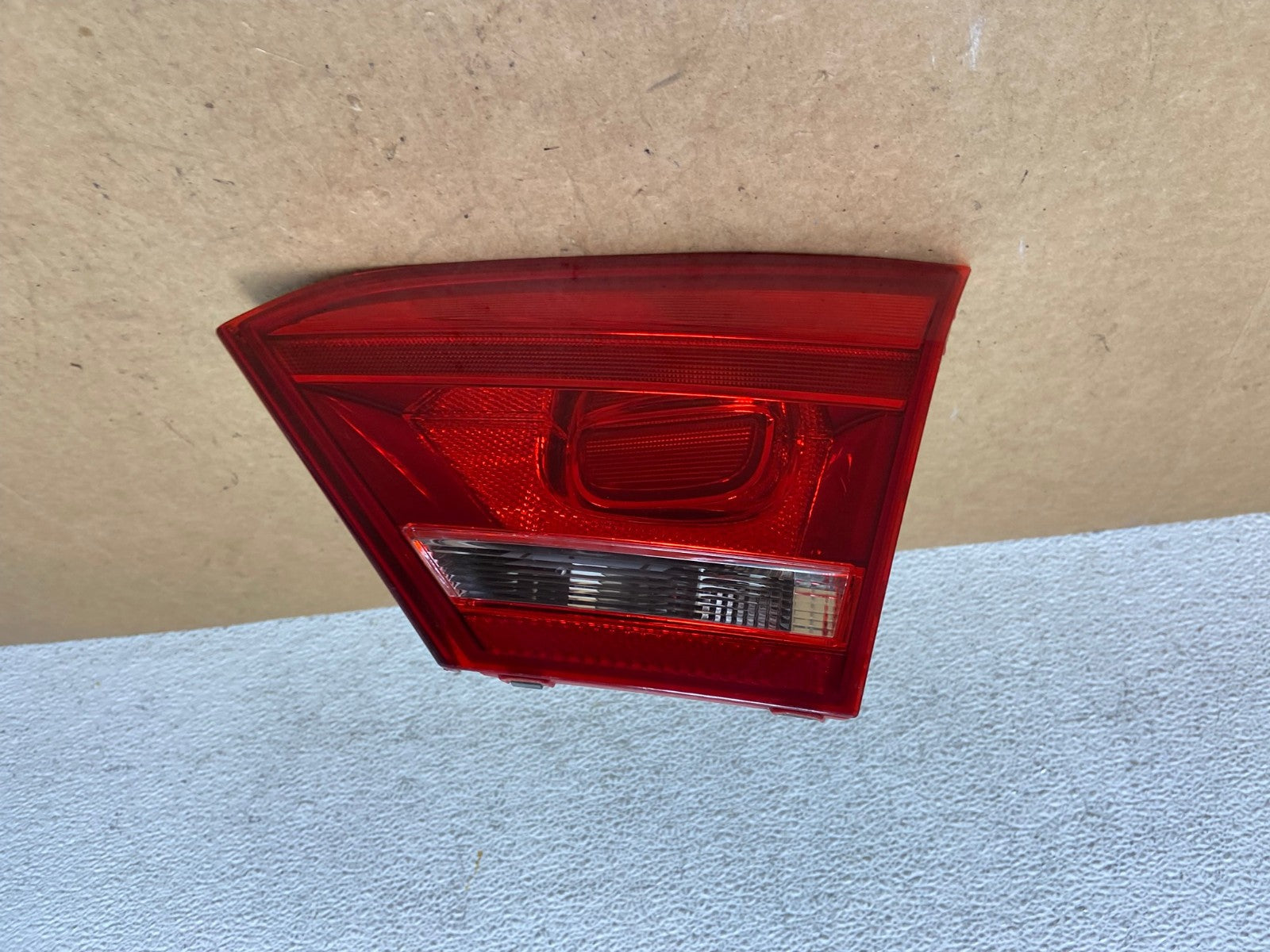 2012 to 2015 Volkswagen Passat Right Passenger Tail light inner AE3084 LK0