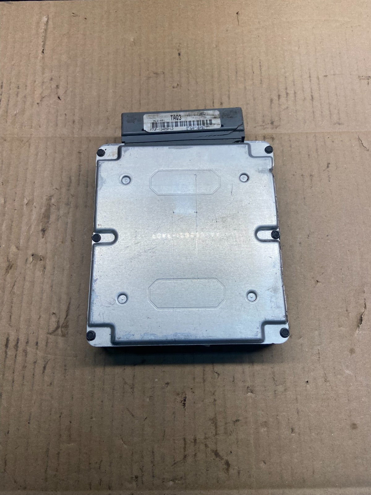 1997 Ford Van E250 4.2L Engine Control Module f7uf-12a650-ld AD2977 DW1