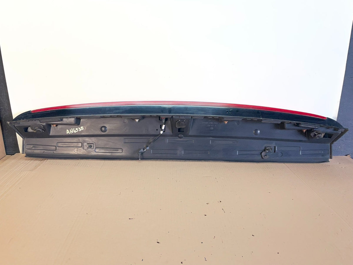 2007 - 2014 Cadillac Escalade Rear Upper Spoiler 3rd Third Brake Light AH6535 DG6