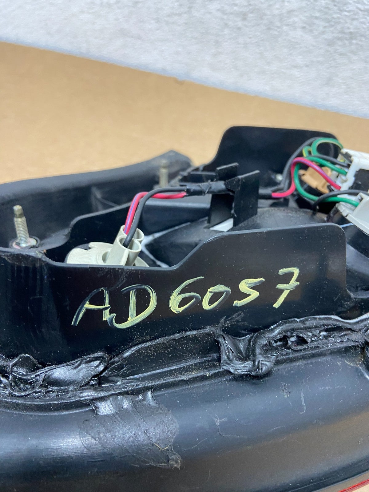 2000 to 2001 Nissan Maxima Left Driver Lh Side Tail Light AD6057 DW7