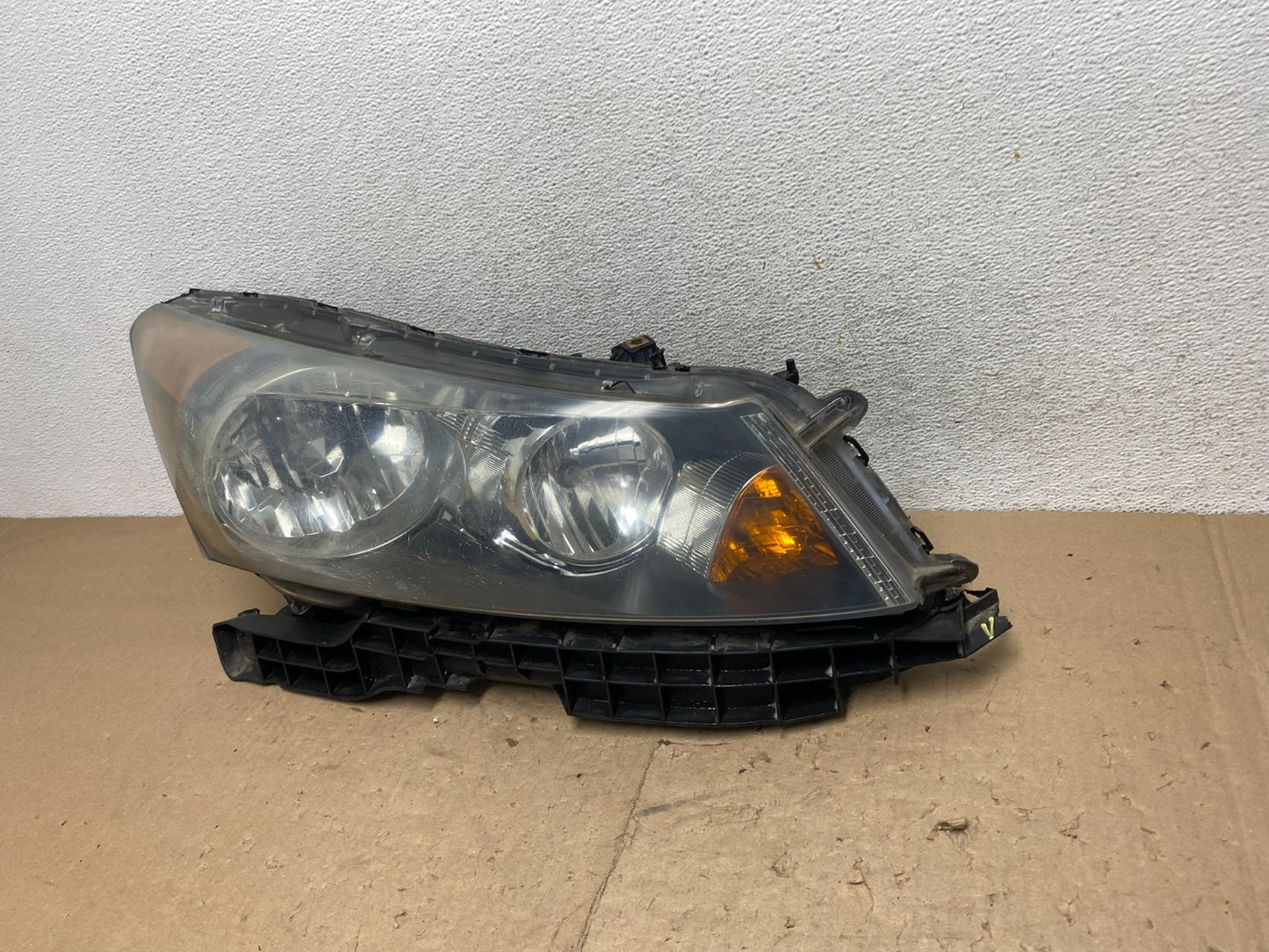2008 to 2012 Honda Accord Sedan Right Passenger RH Headlight AG5617 DW1