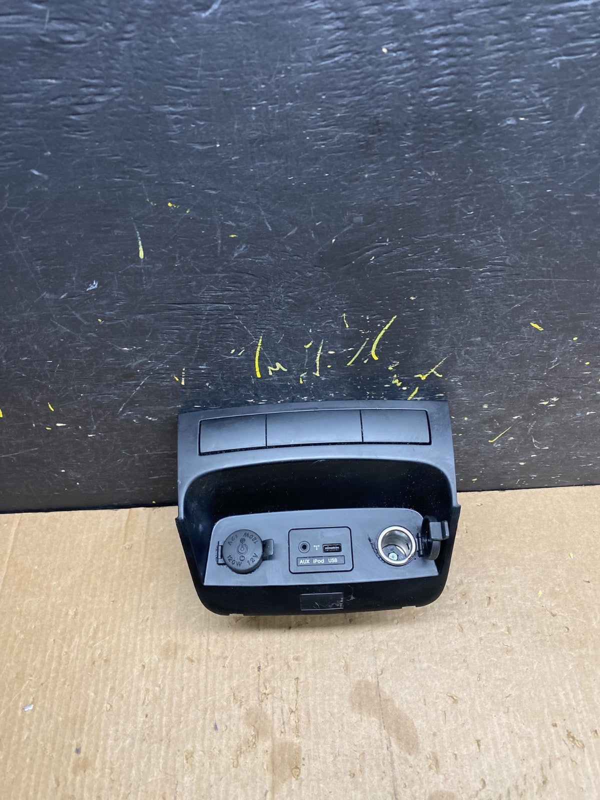 2011-2013 Kia Sorento Center Seat Heater Switches Aux USB Power Outlet z7299 DG0