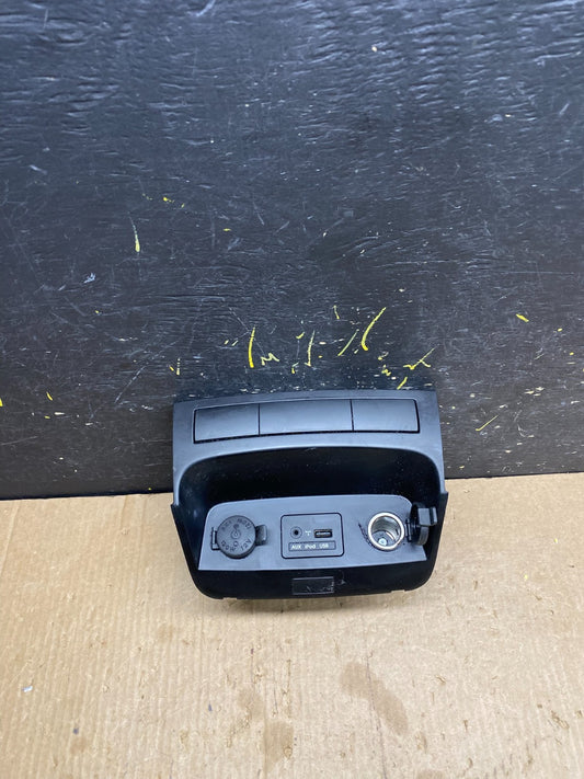 2011-2013 Kia Sorento Center Seat Heater Switches Aux USB Power Outlet z7299 DG0