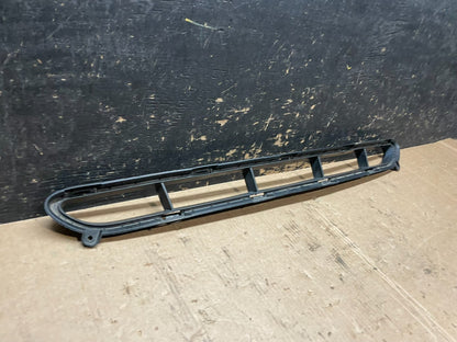 2014 to 2015 Kia Sorento Front Bumper Lower Center Grill Z59991