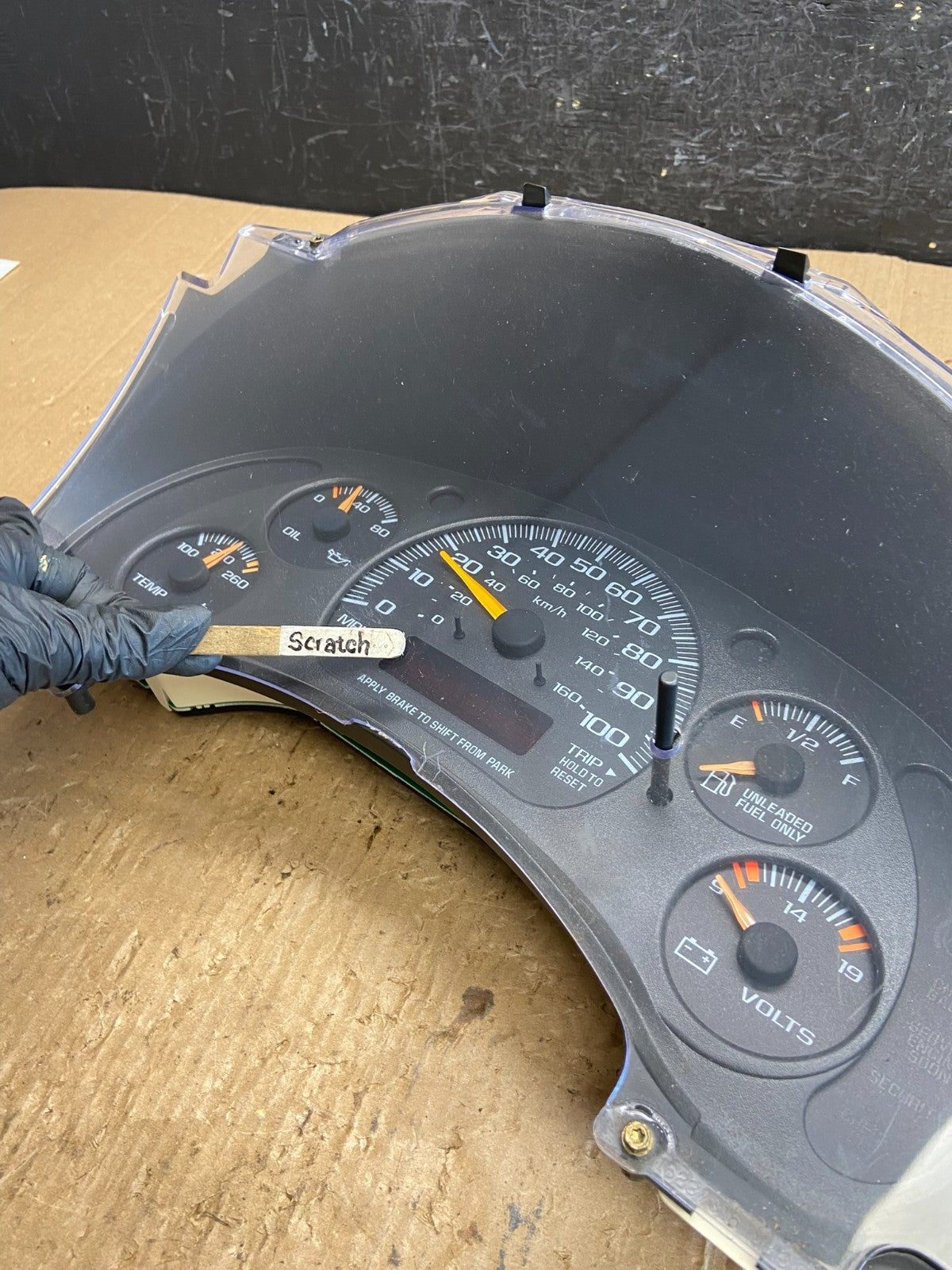 2000 to 2005 Chevrolet Astro Cluster Gauge Speedometer ECM AE4320 DW3