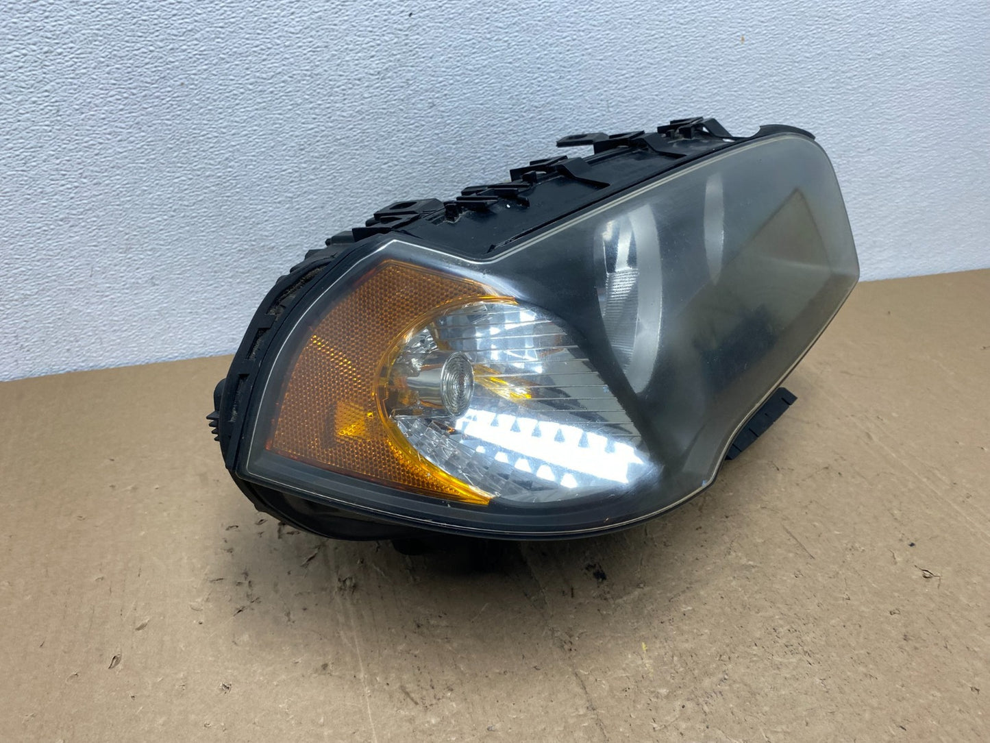 2004 to 2006 Bmw X3 Right Passenger Rh Halogen Headlight AC6021 DW2